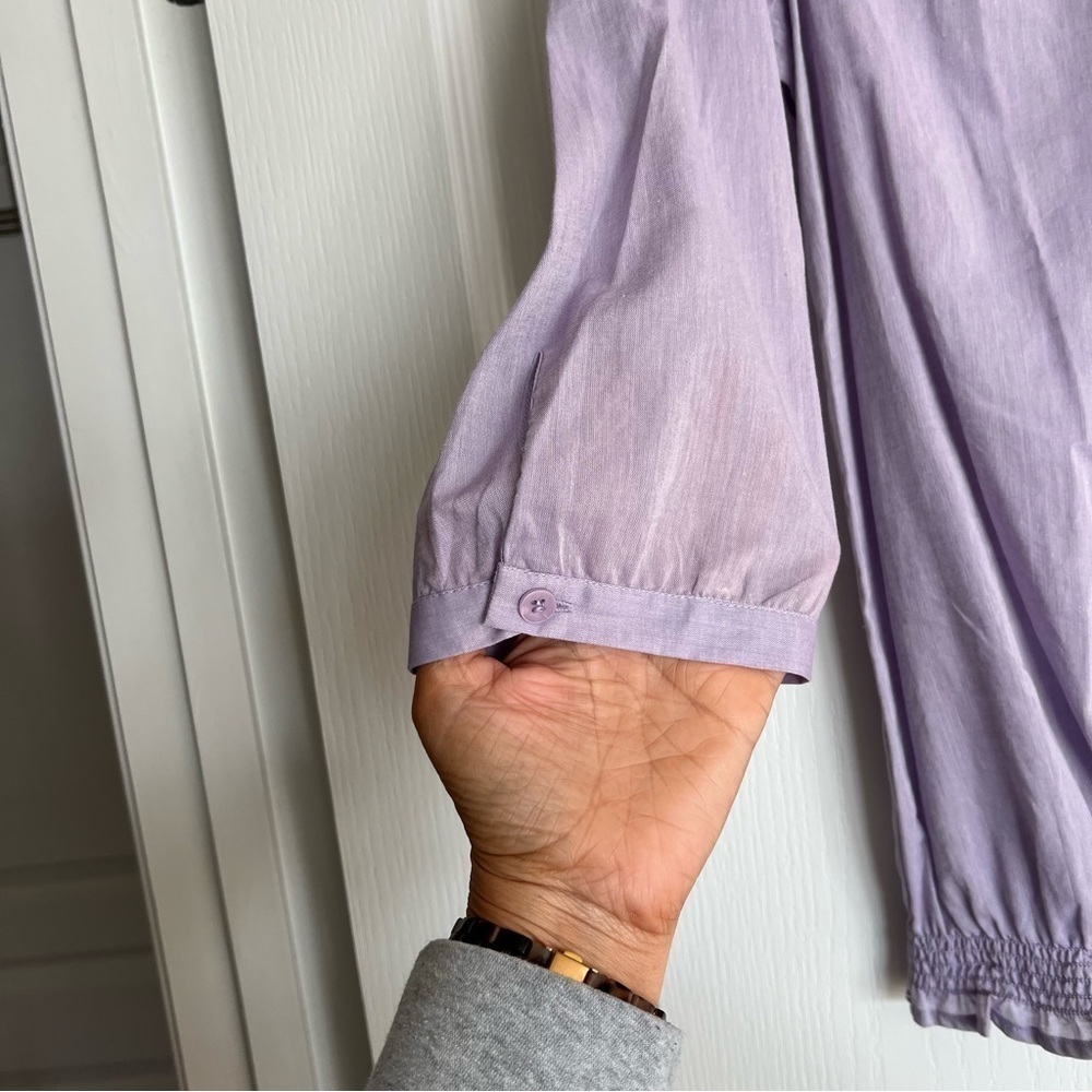Chico’s Lavender Blouse With Lace Neck Detail & Elastic At Waist Size 0 (4) - Picture 6 of 8